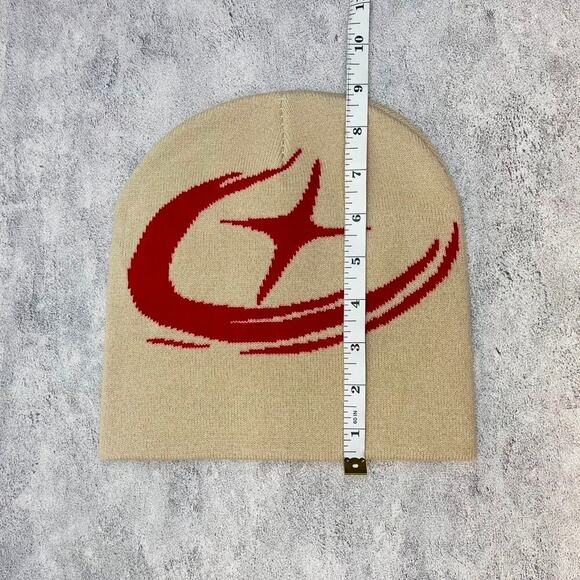 grunge gothic punk tan & red star beanie - Picture 6 of 6